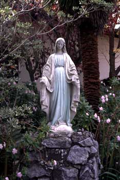 Statue to Mary
